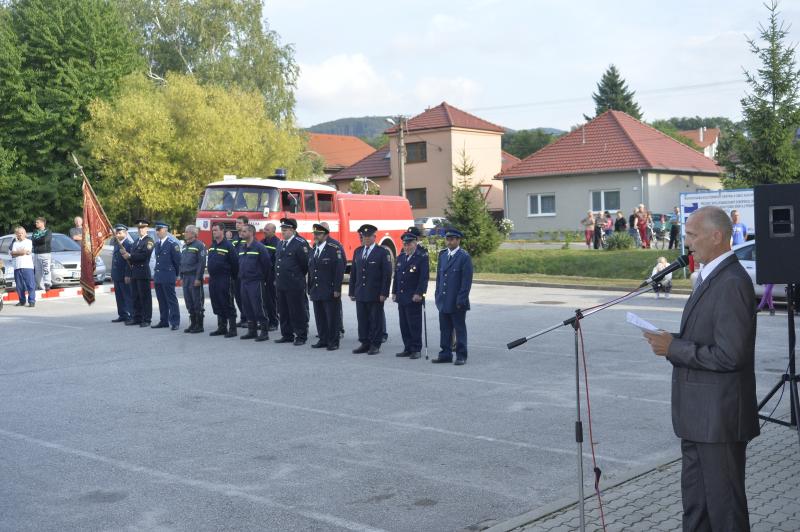 Odovzdávanie novej požiarnej techniky